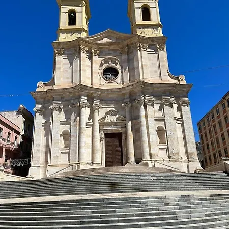 アパート Sky Moon Centro Vista Mare カリアリ